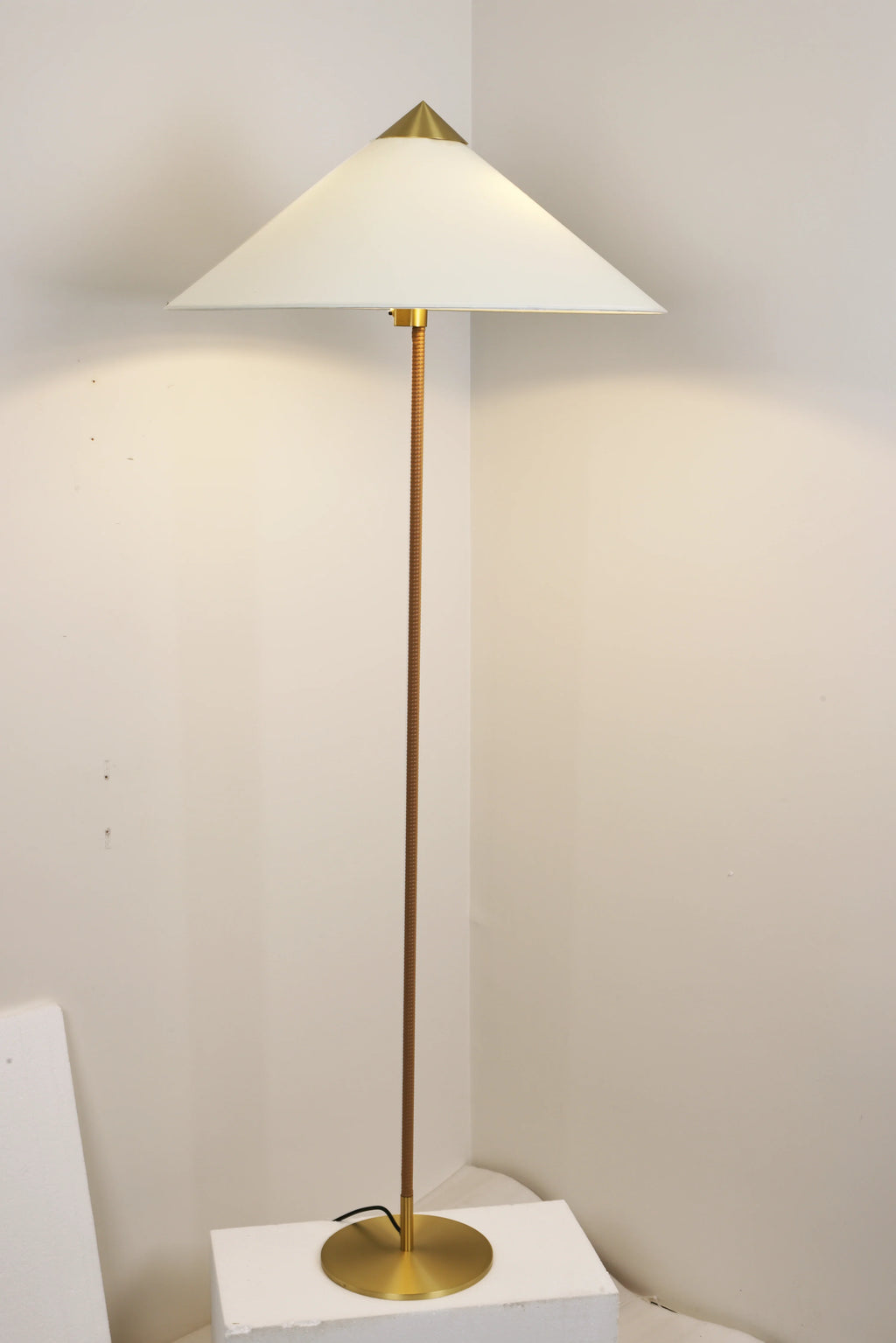 Bamboo Hat Floor Lamp