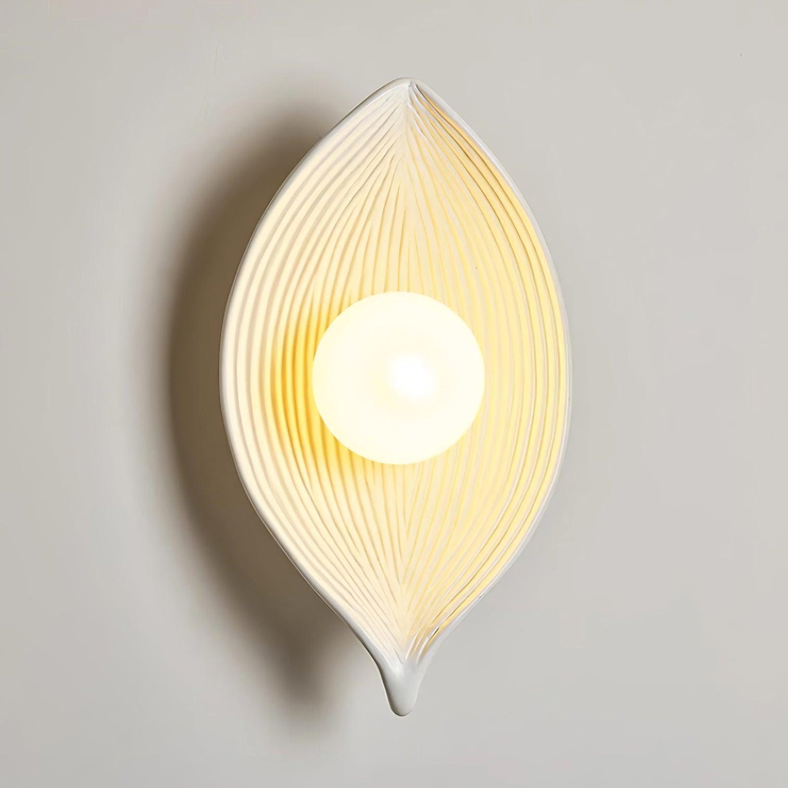 Contemporary Nordic Leaf Resin Wall Lamp