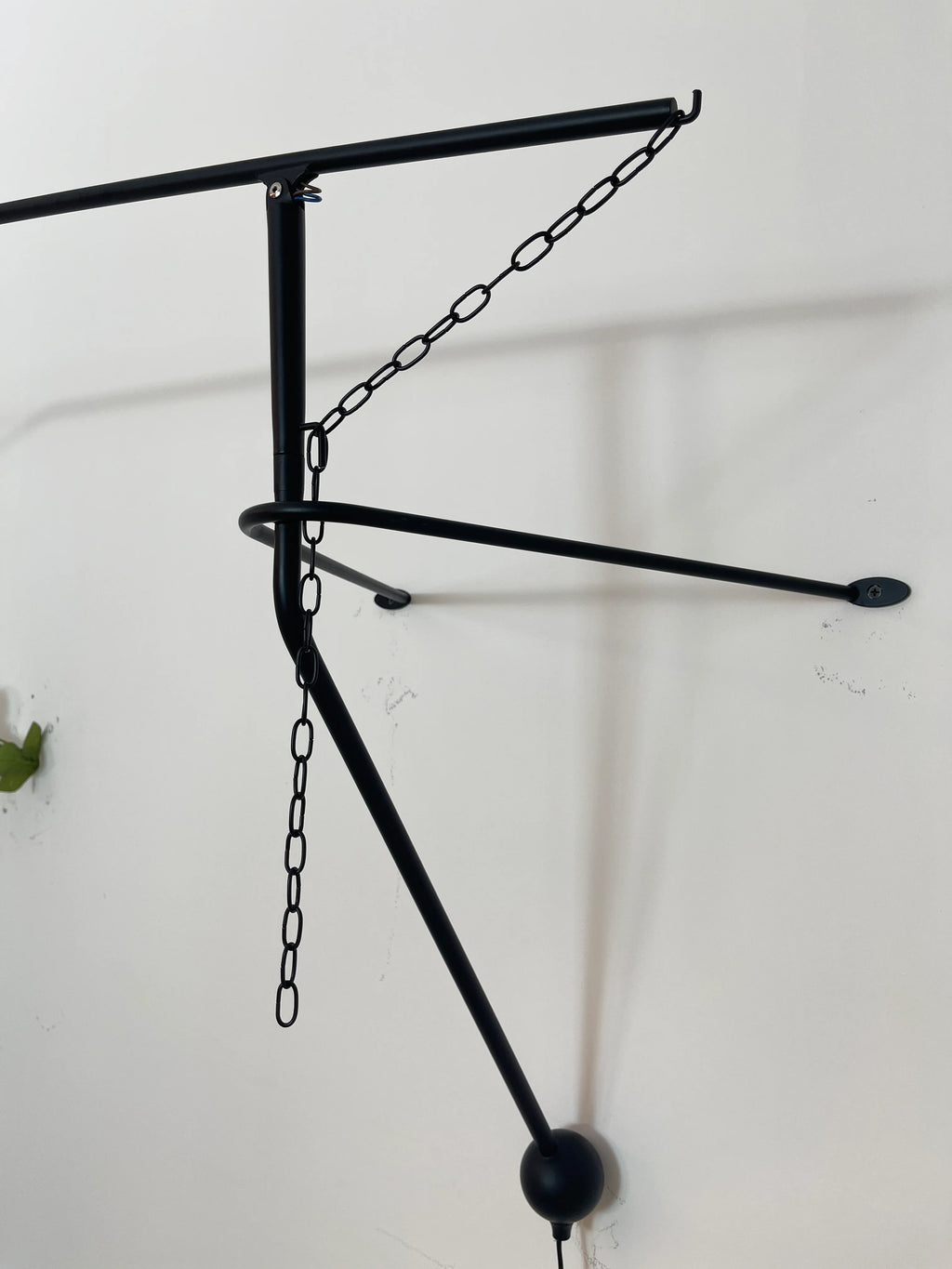Spiral Mantis Arm Wall Lamp