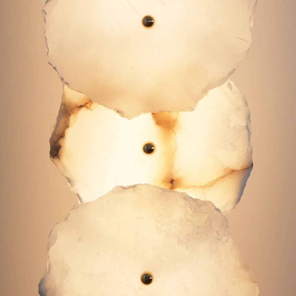 Petra Wall Lamp