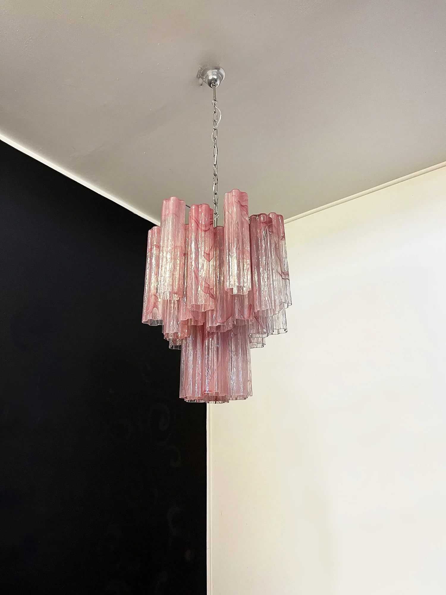 Red Cloud-Patterned Glass Chandelier