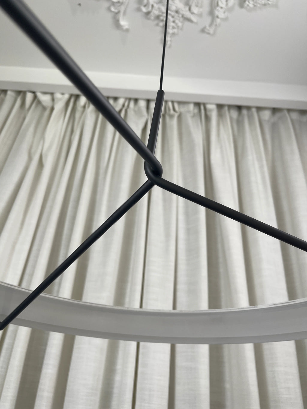 Round Vielle Acrylic Pendant Lamp