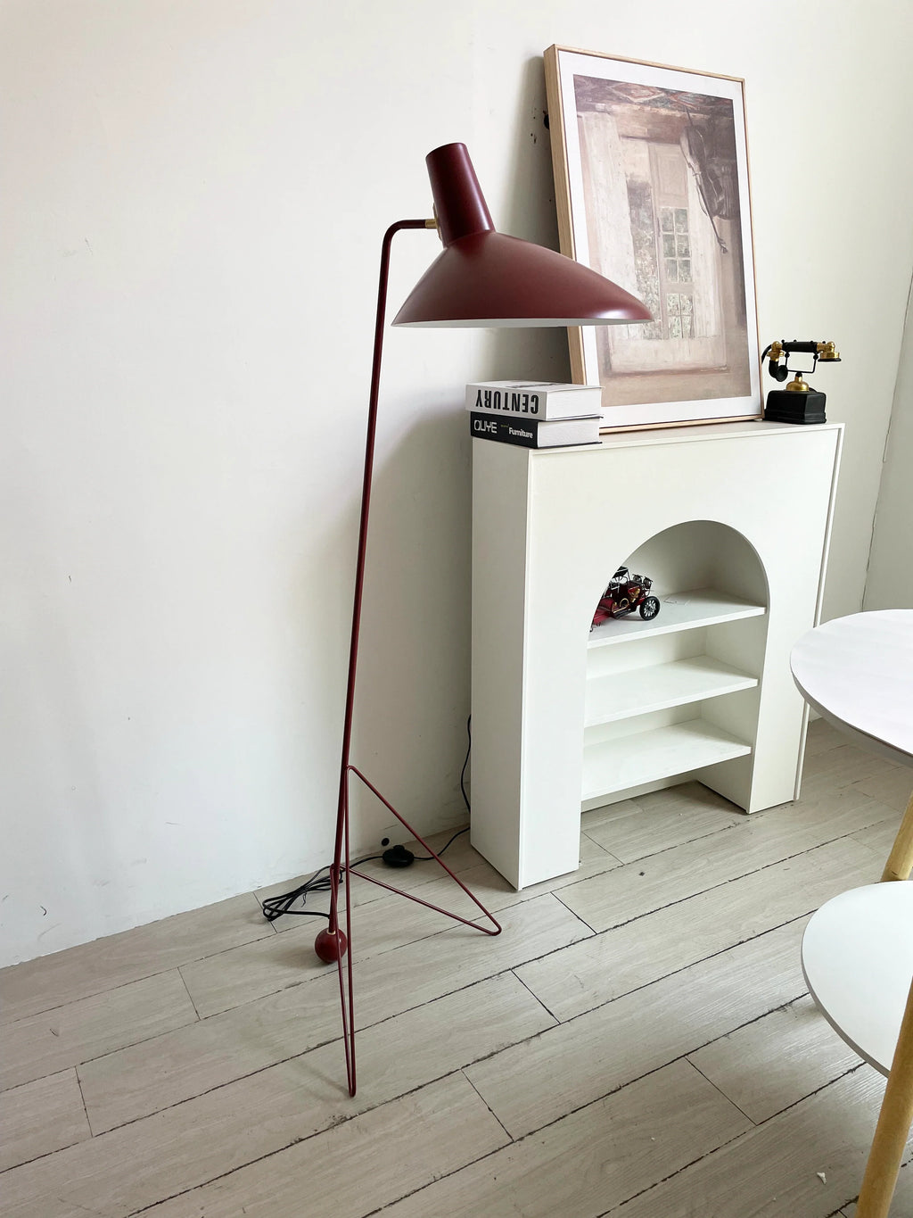 Tripod HM8 Floor Lamp