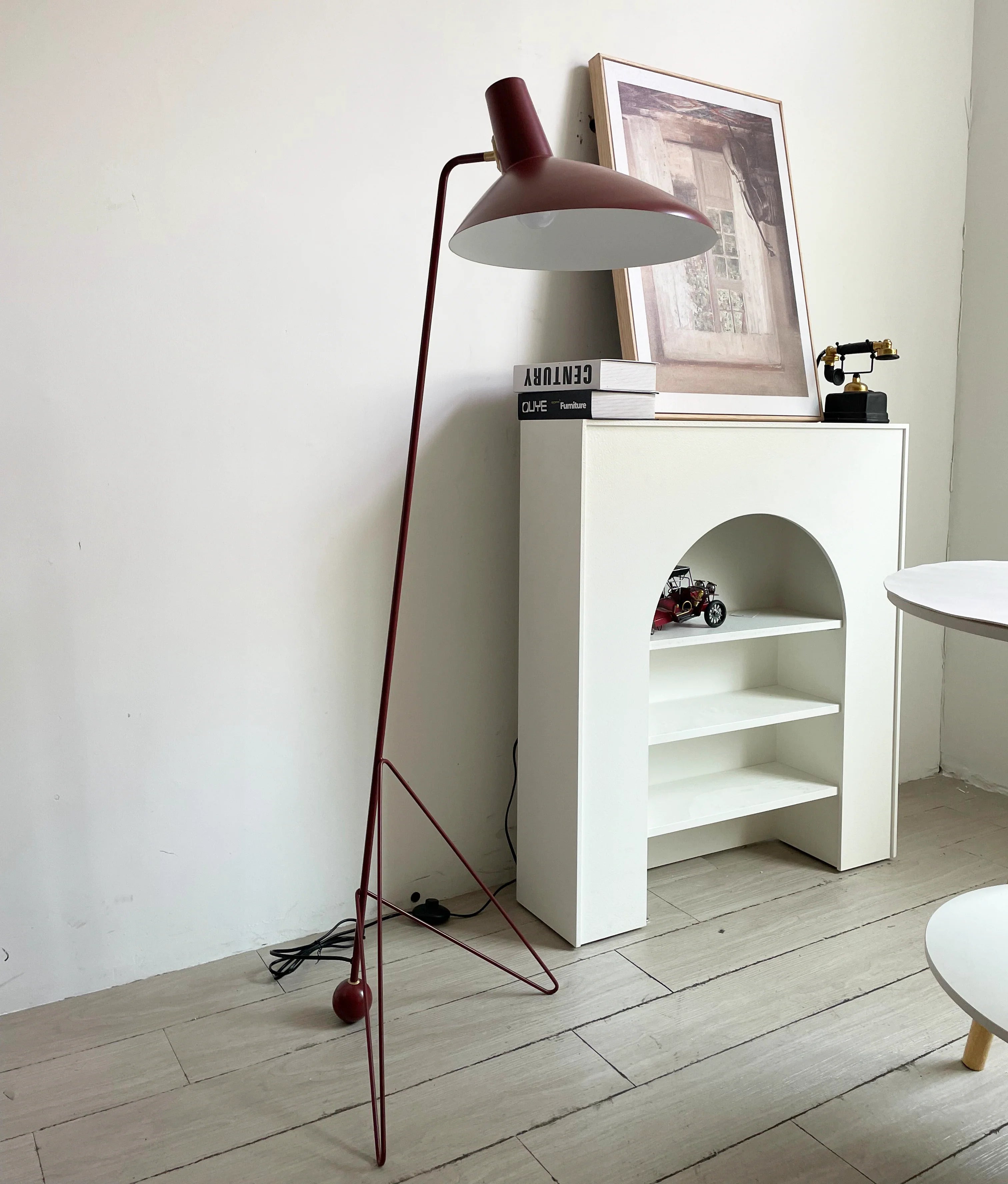 Tripod HM8 Floor Lamp