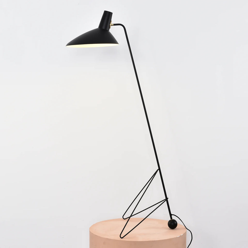 Tripod HM8 Floor Lamp