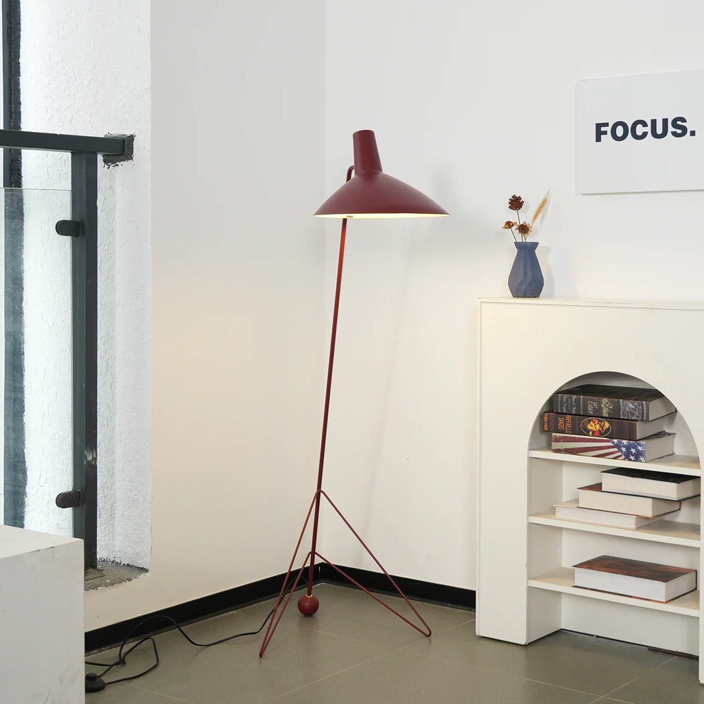 Tripod HM8 Floor Lamp