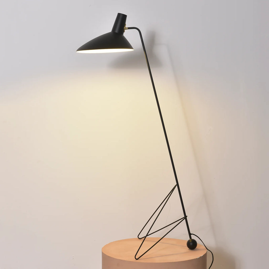 Tripod HM8 Floor Lamp