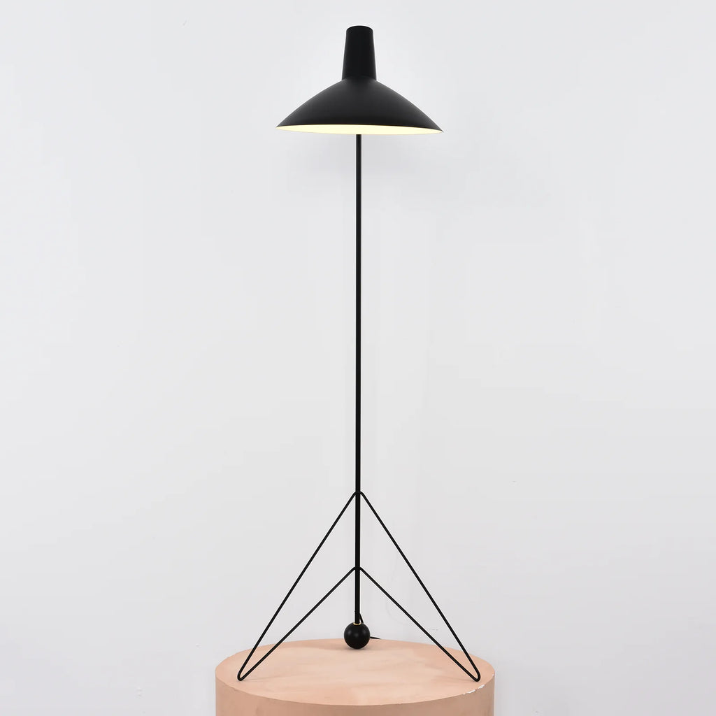 Tripod HM8 Floor Lamp