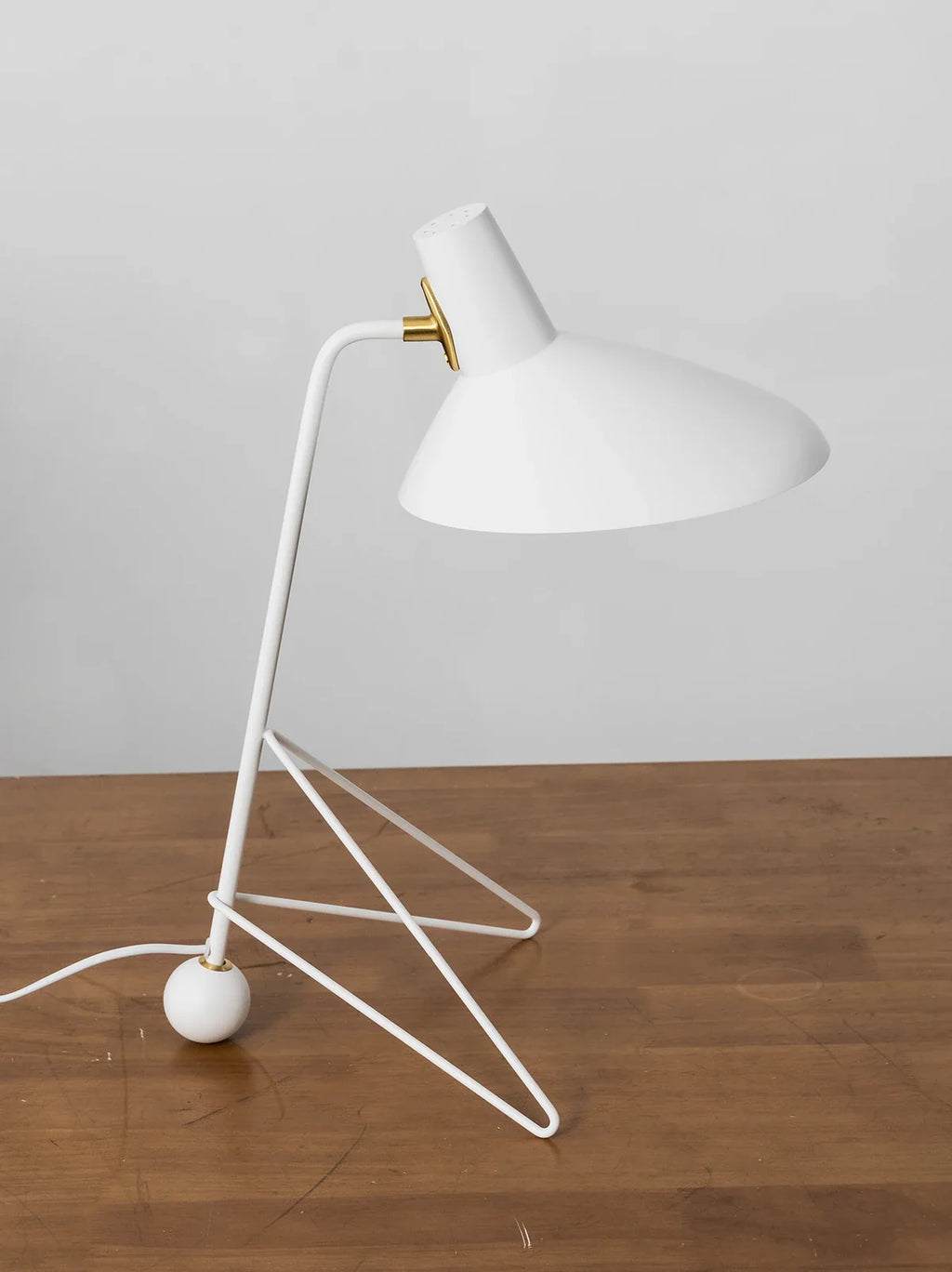 Tripod HM9 Simple Table Lamp
